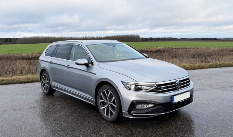VW Passat R-Line 01
